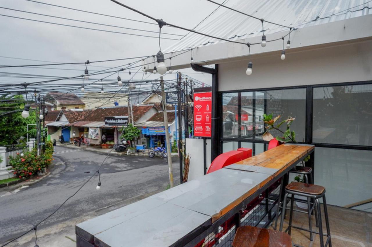 Reddoorz @ Demangan Sari Residence Pakualaman Ngoại thất bức ảnh
