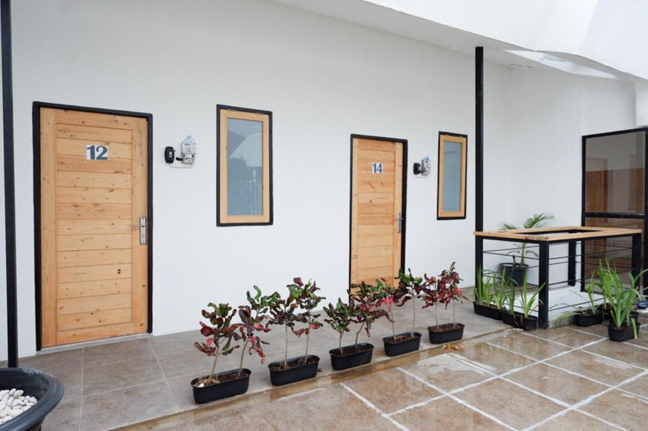 Reddoorz @ Demangan Sari Residence Pakualaman Ngoại thất bức ảnh